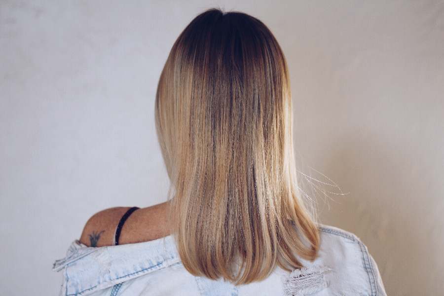 cheveux mi-longs