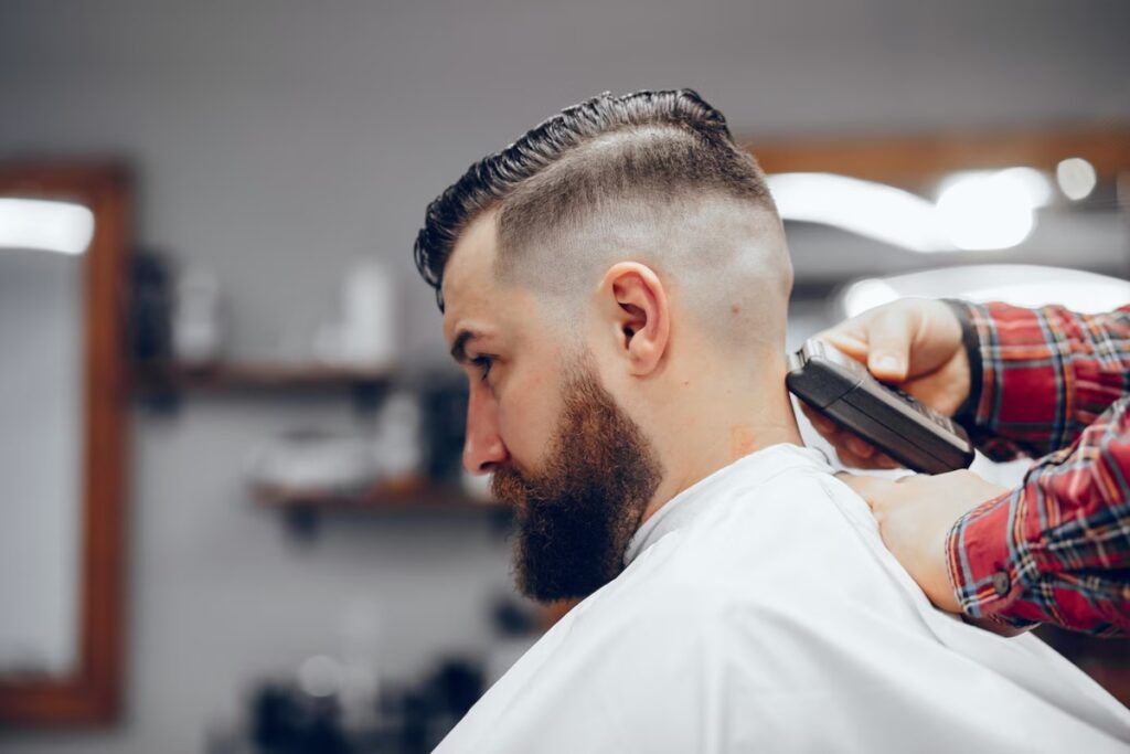 C’est quoi un dégradé bas comme coupe de cheveux