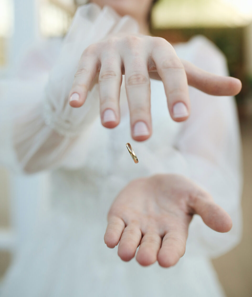 enlever une bague trop petite